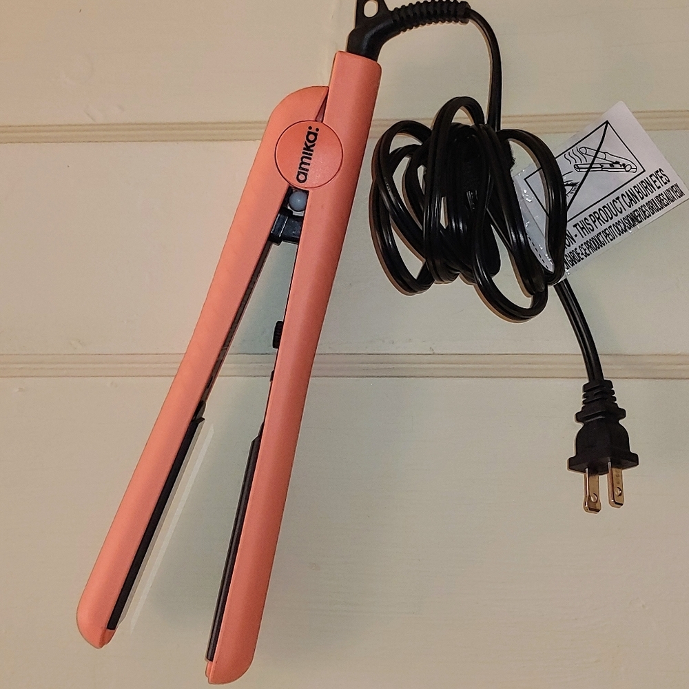 Amika 1.25' Strand Perfect Styler (New WOT)